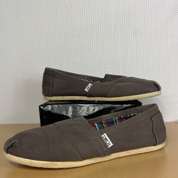 TOMS Womans Classic Canvas Slip-On Ash,  Size 8.5 - Picture 1 of 6